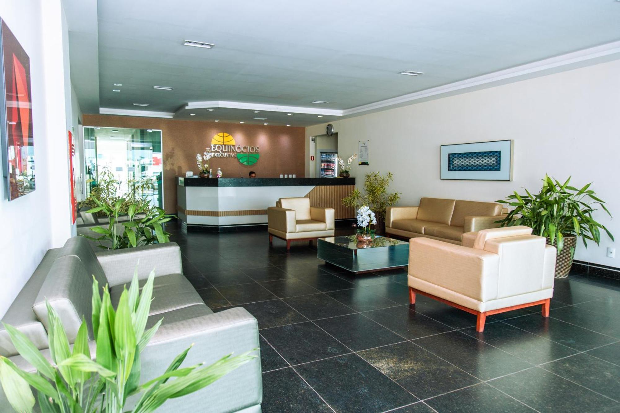 Hotel Equinocios Executive Barcarena Exterior photo